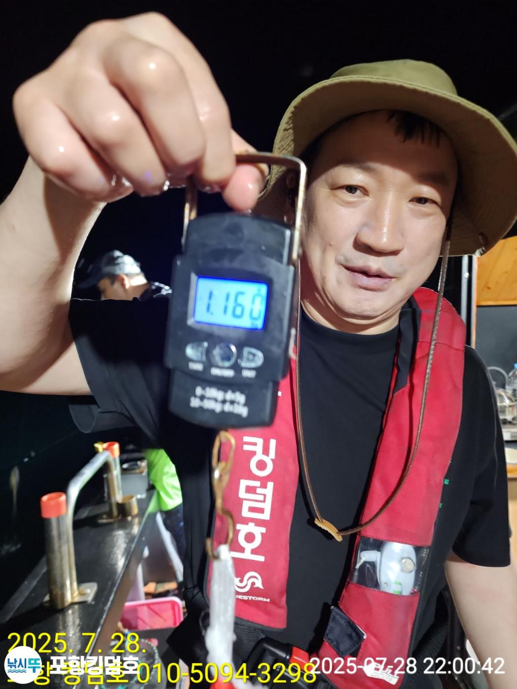 F2734316HQ.jpg