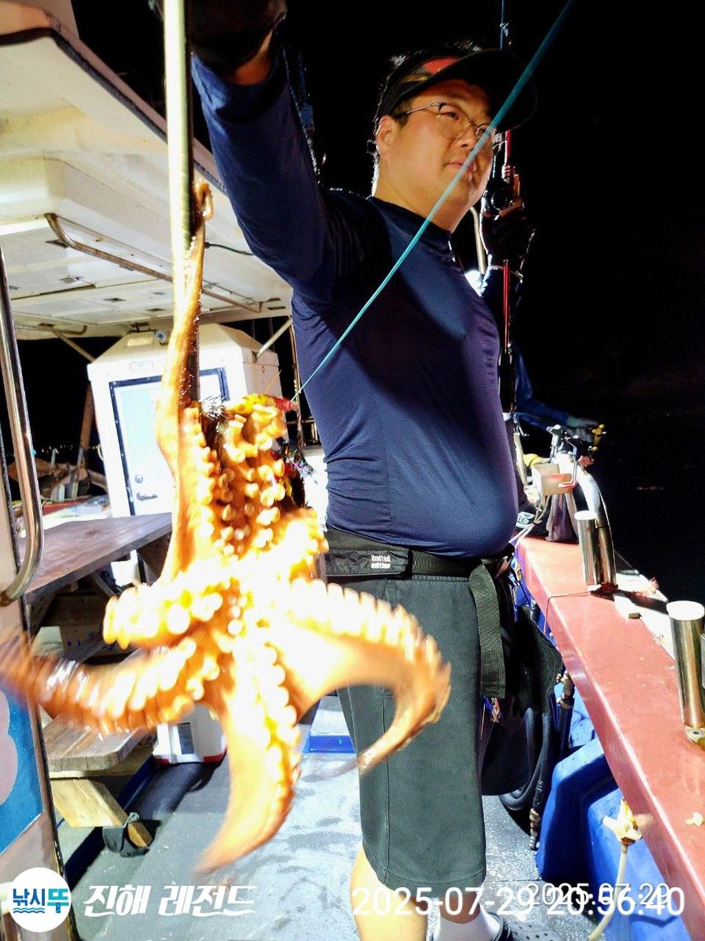F27353208O.jpg