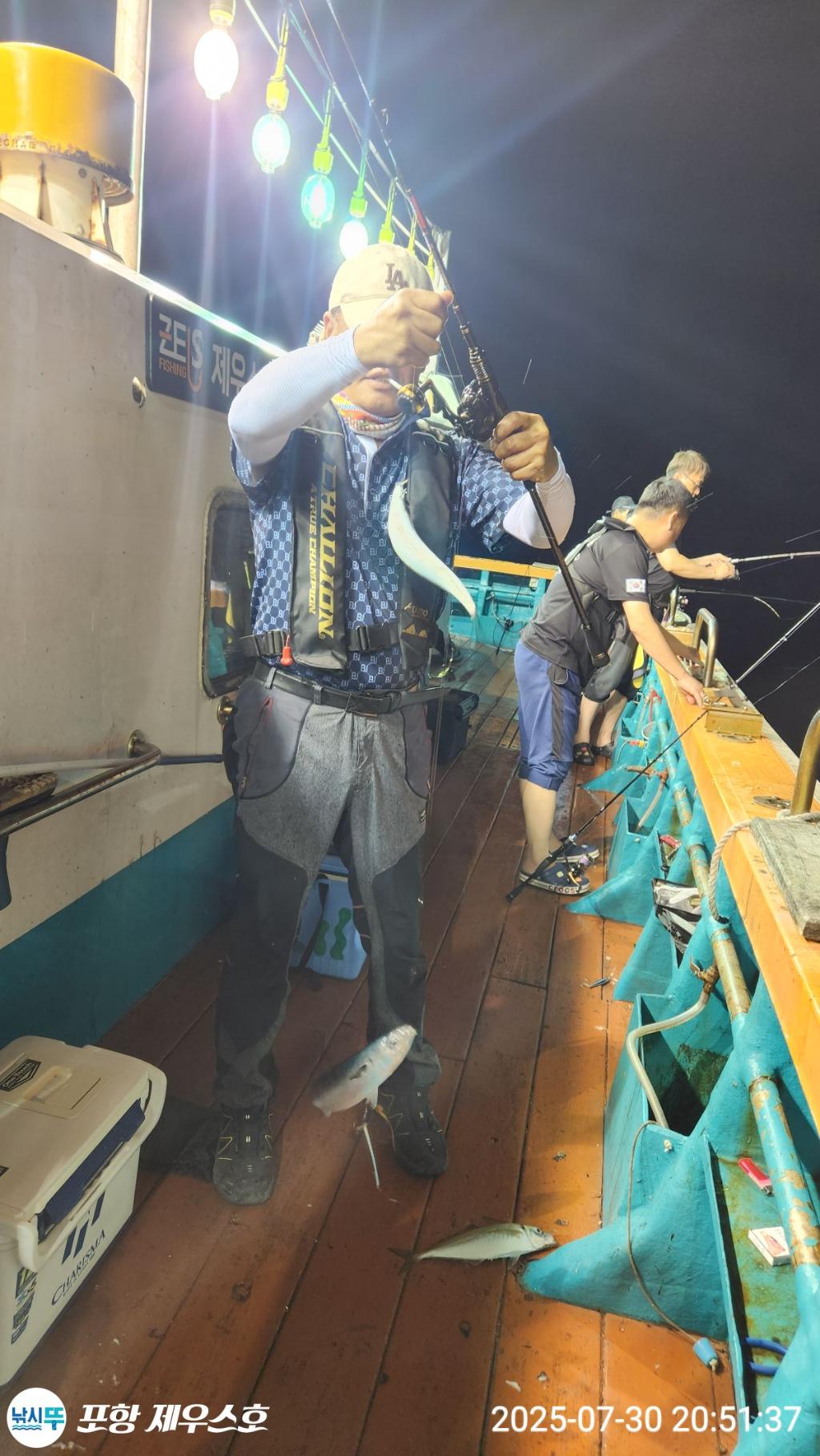 F2735664N2.jpg