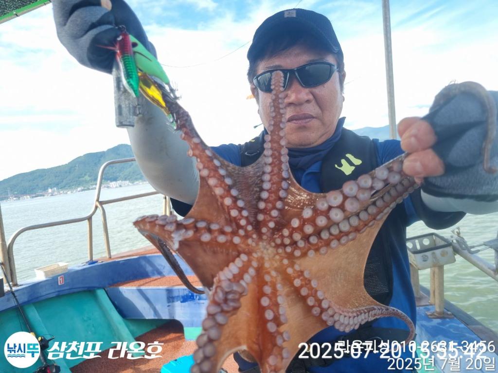 F2737364LU.jpg