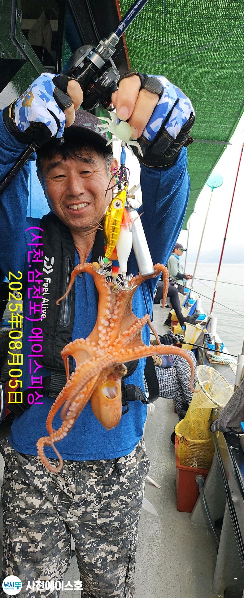 F2740689PC.jpg