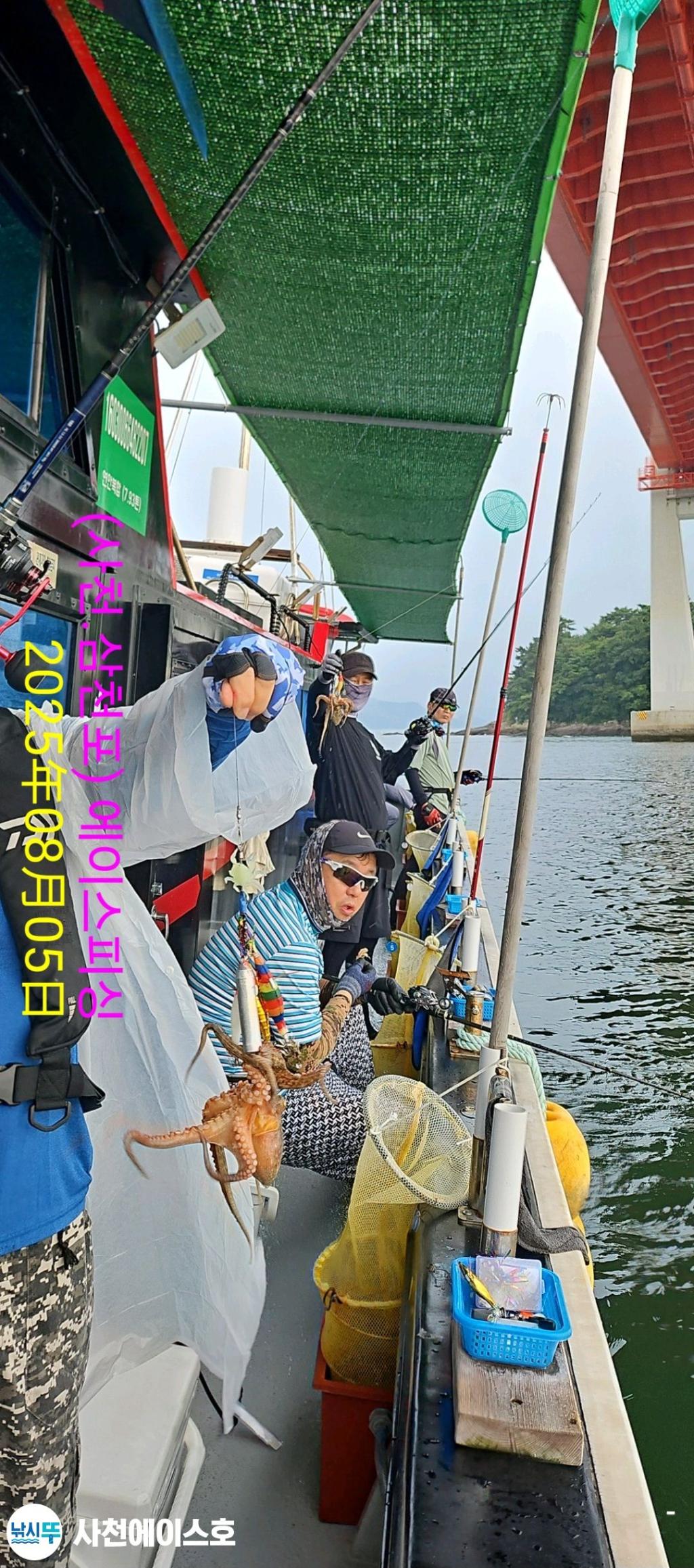 F2740693SQ.jpg