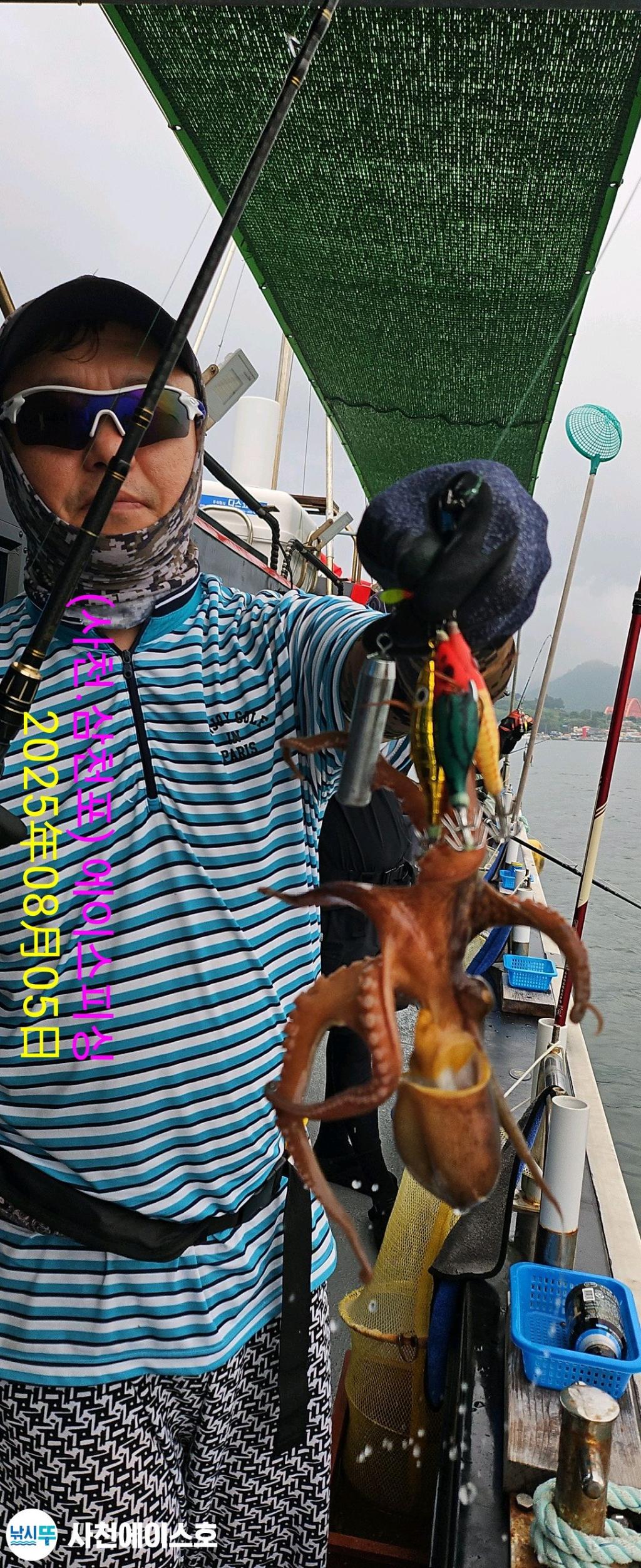 F2740694BC.jpg