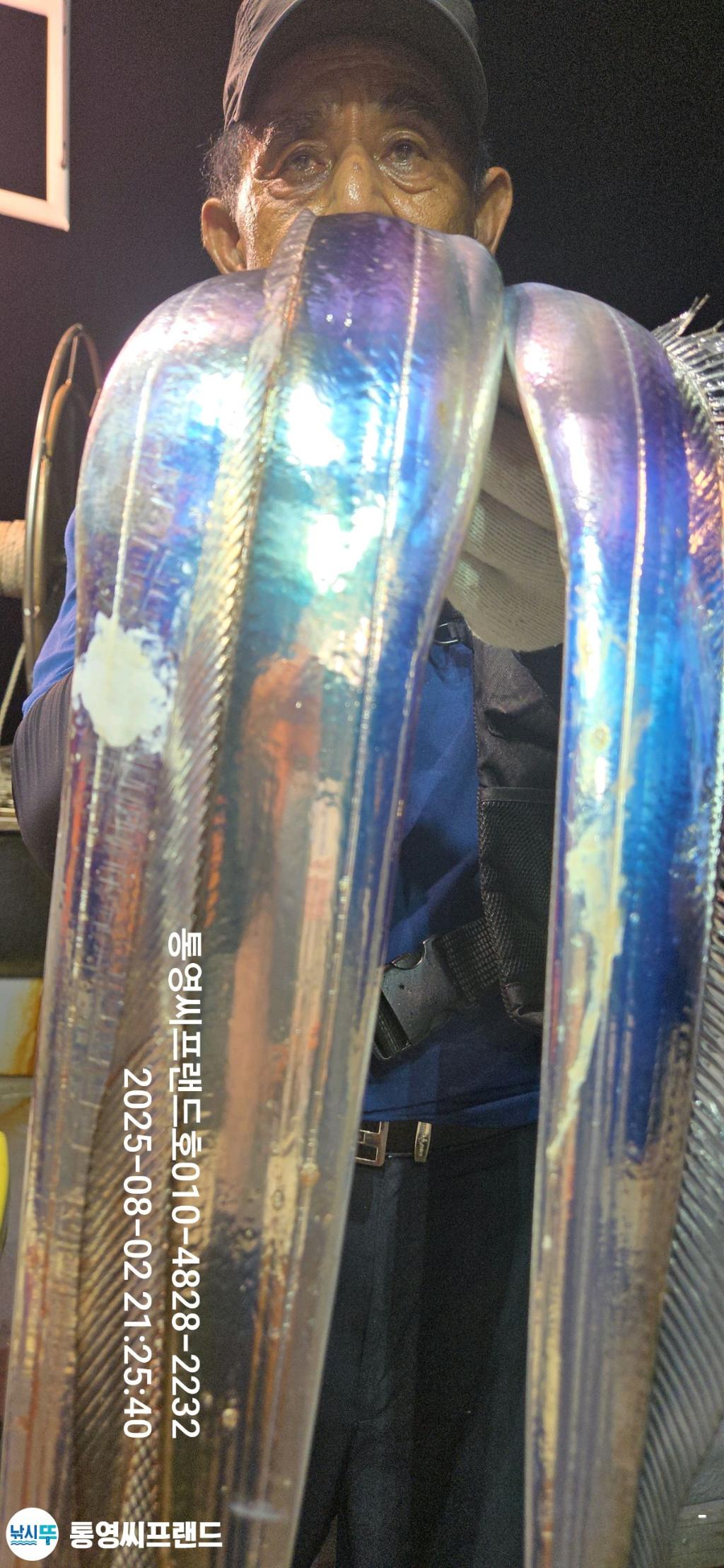 F2745972KD.jpg