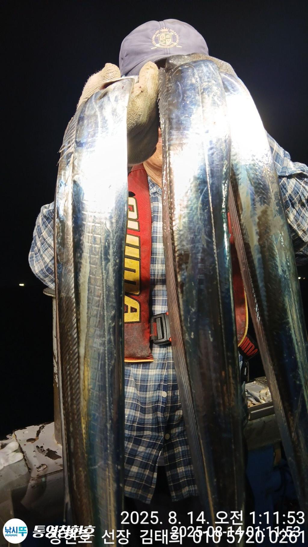 F2747063AT.jpg