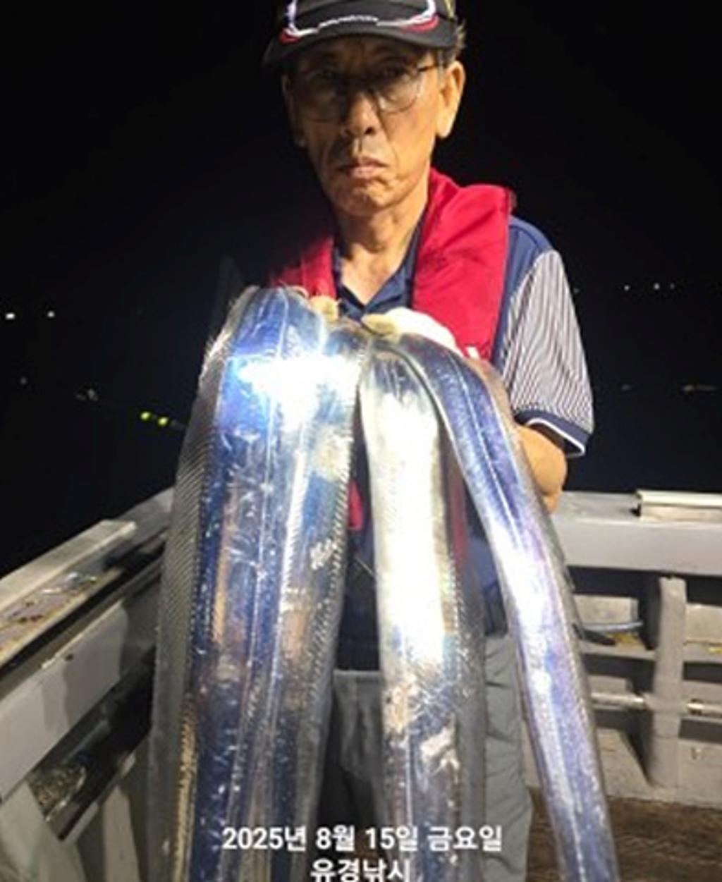 F2748338GH.jpg