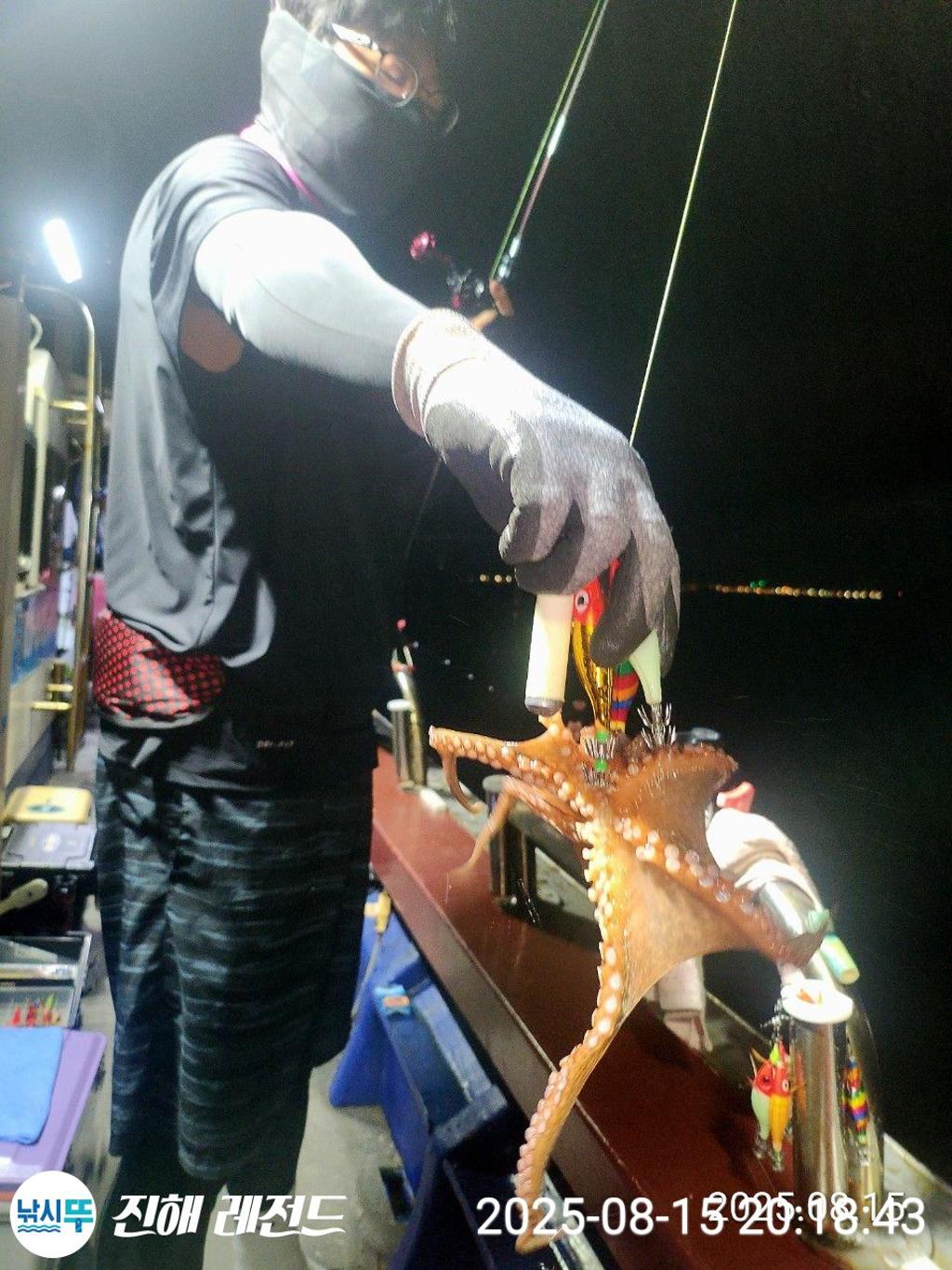 F2750405W2.jpg