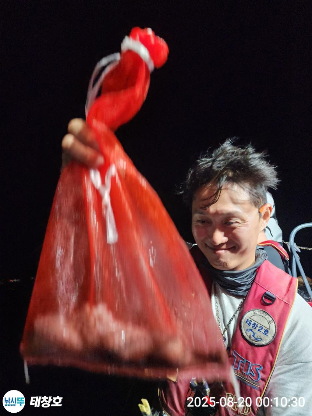 F2754924TF.jpg