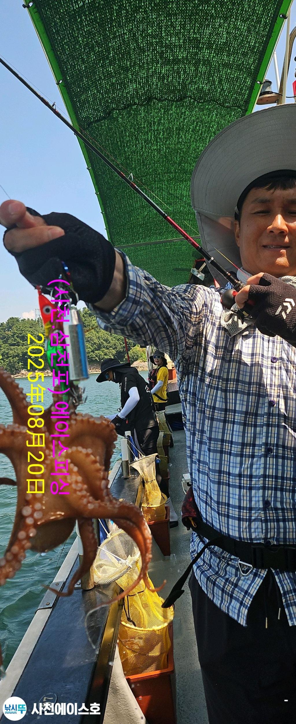 F27551041R.jpg