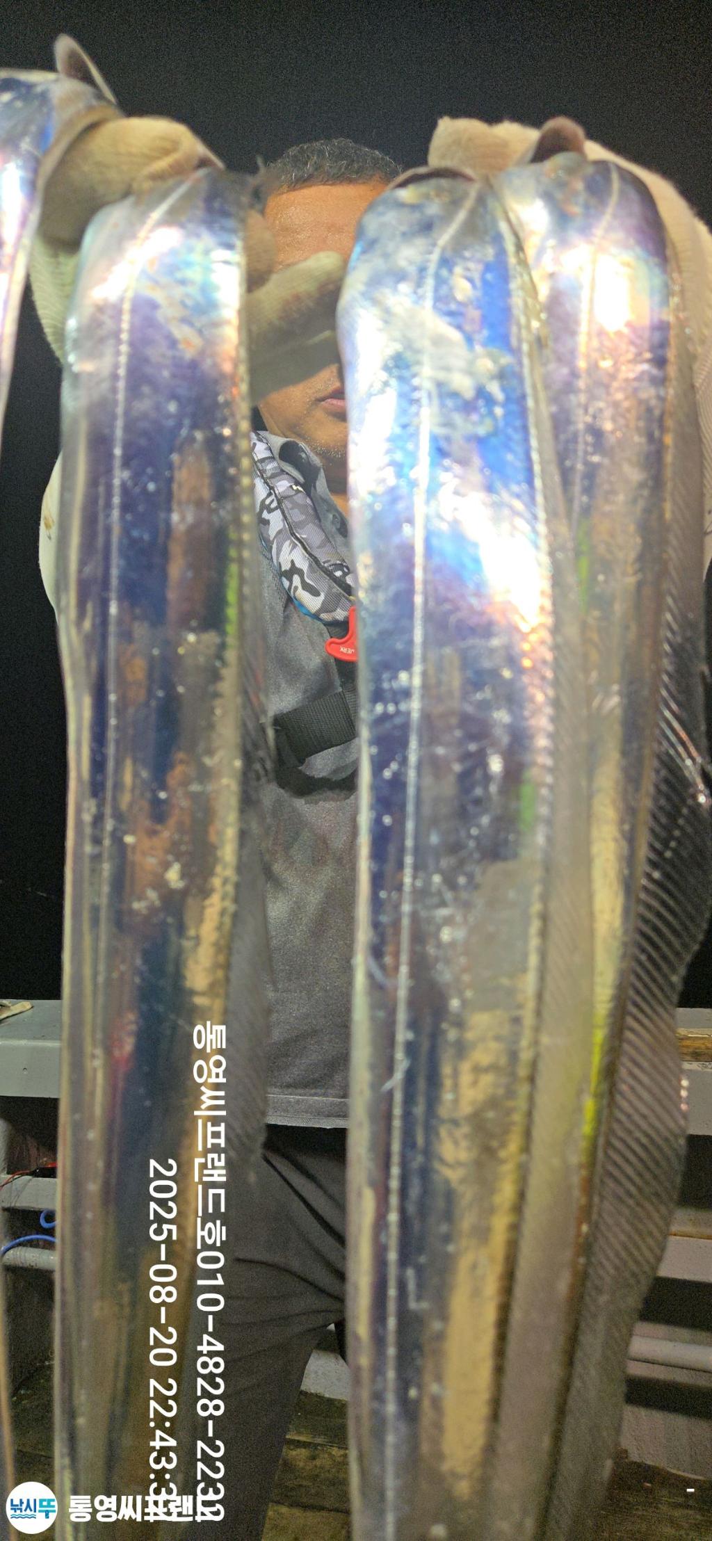 F2755970JO.jpg