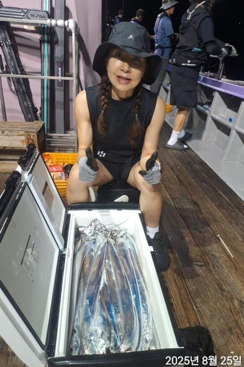 F2760431SU.jpg