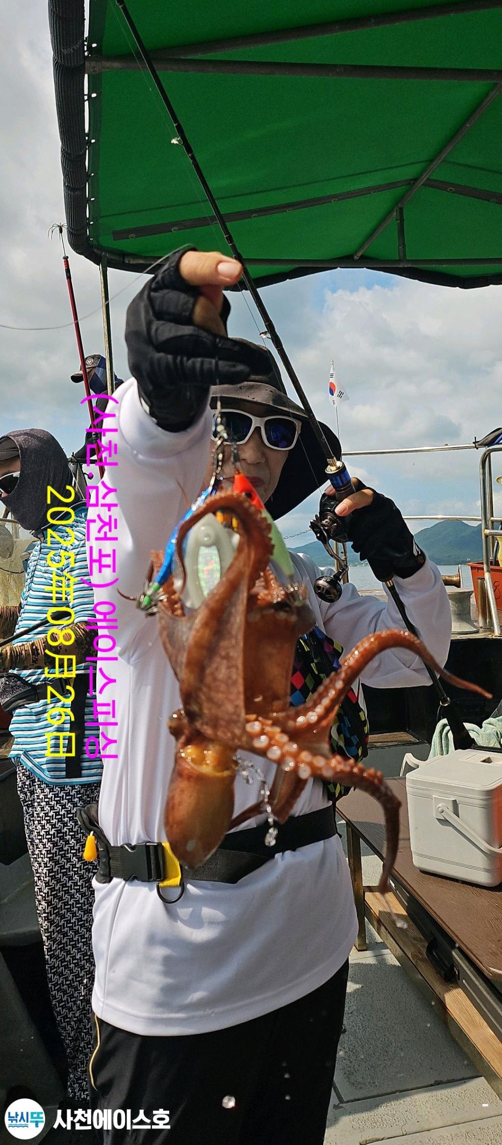F2762043MH.jpg