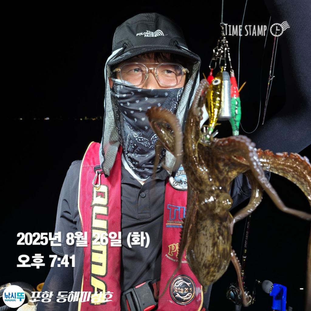 F2762095WR.jpg