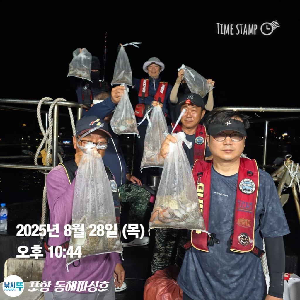 F2764211B8.jpg