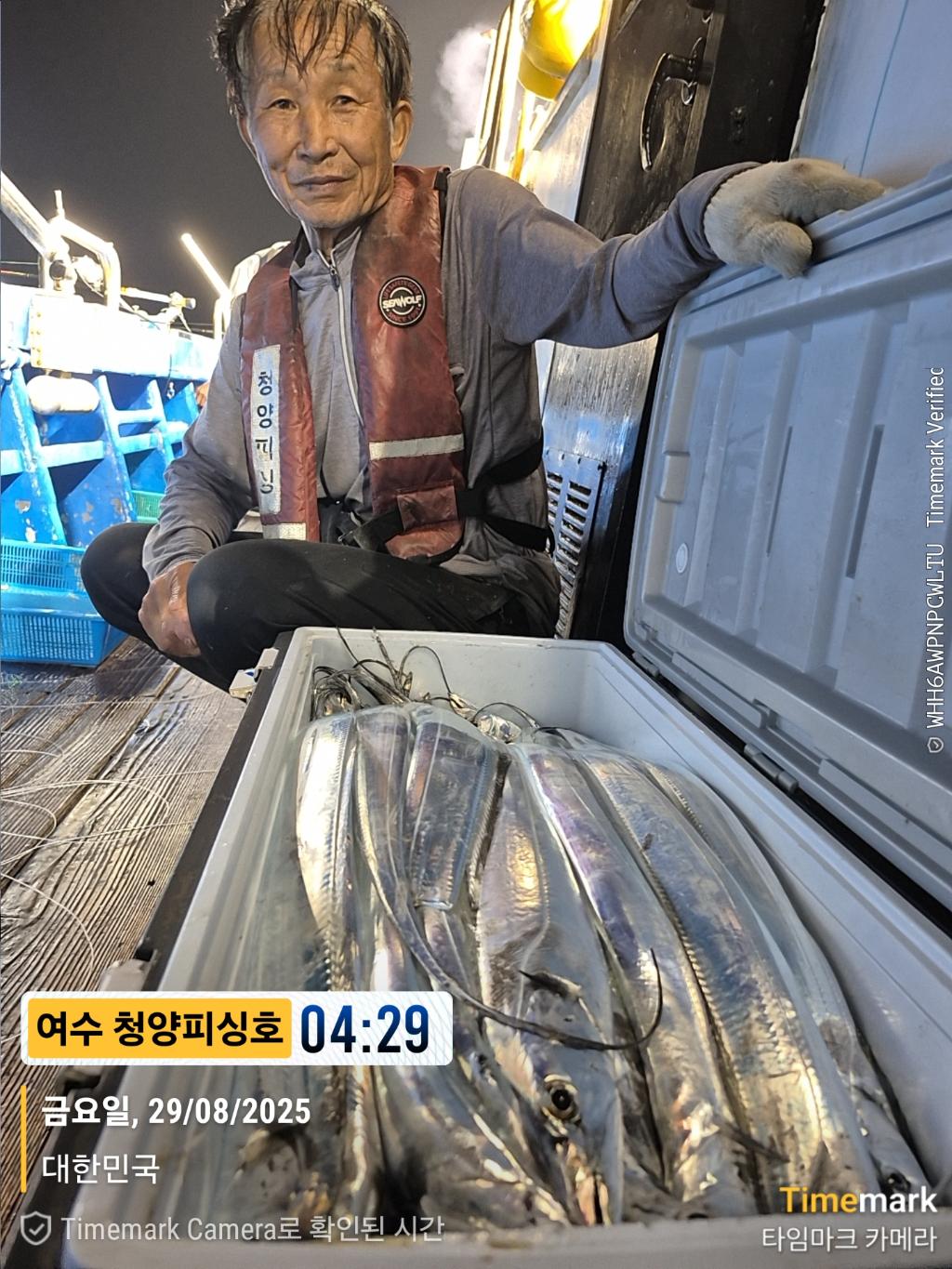 F2764599KN.jpg