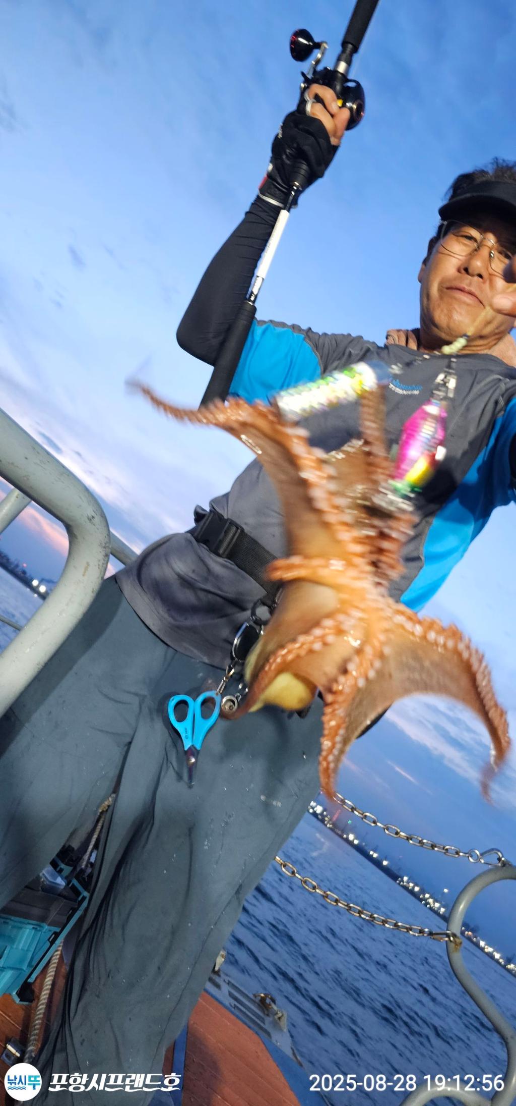 F27646181P.jpg