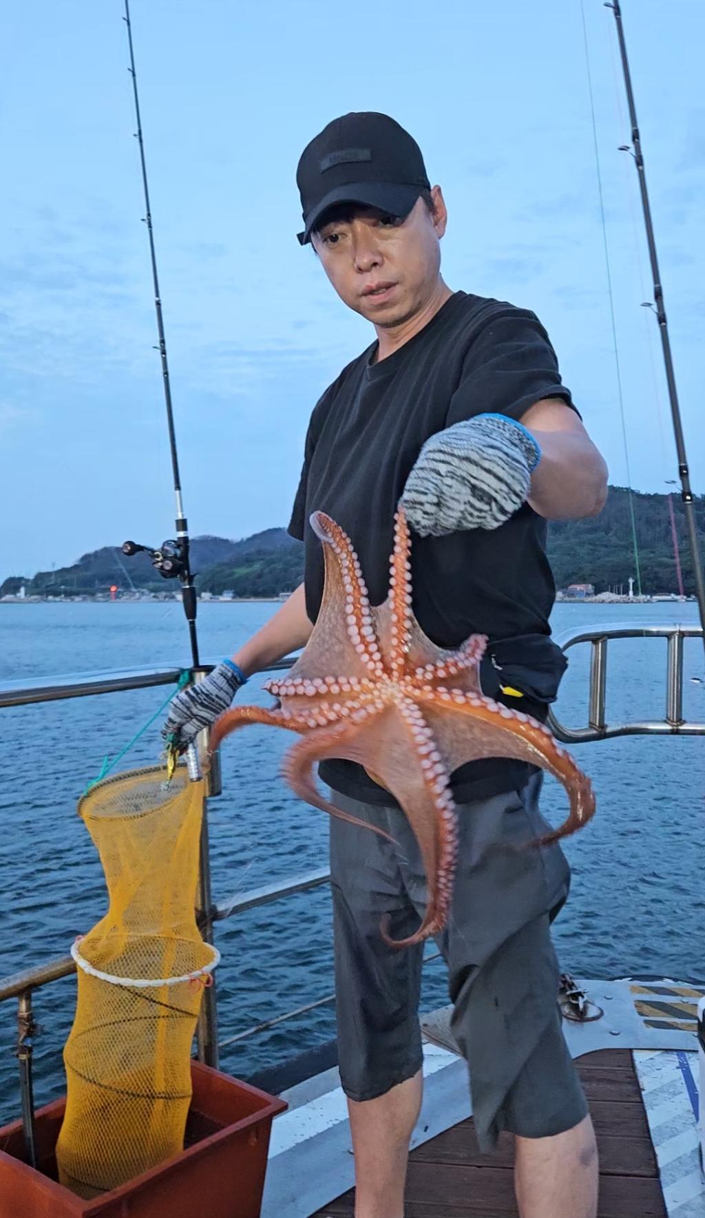 F2765570G3.jpg