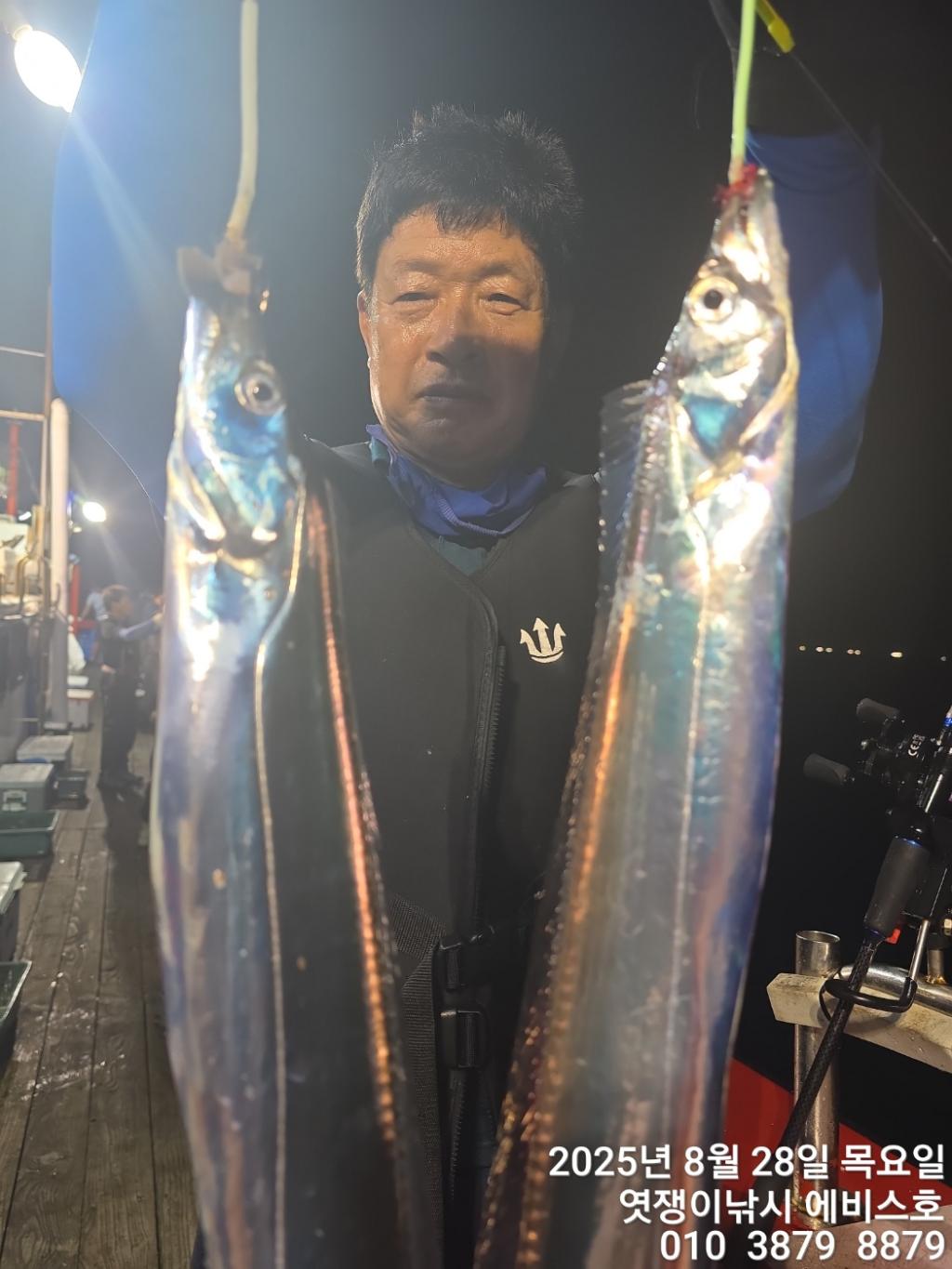 F2767235R7.jpg
