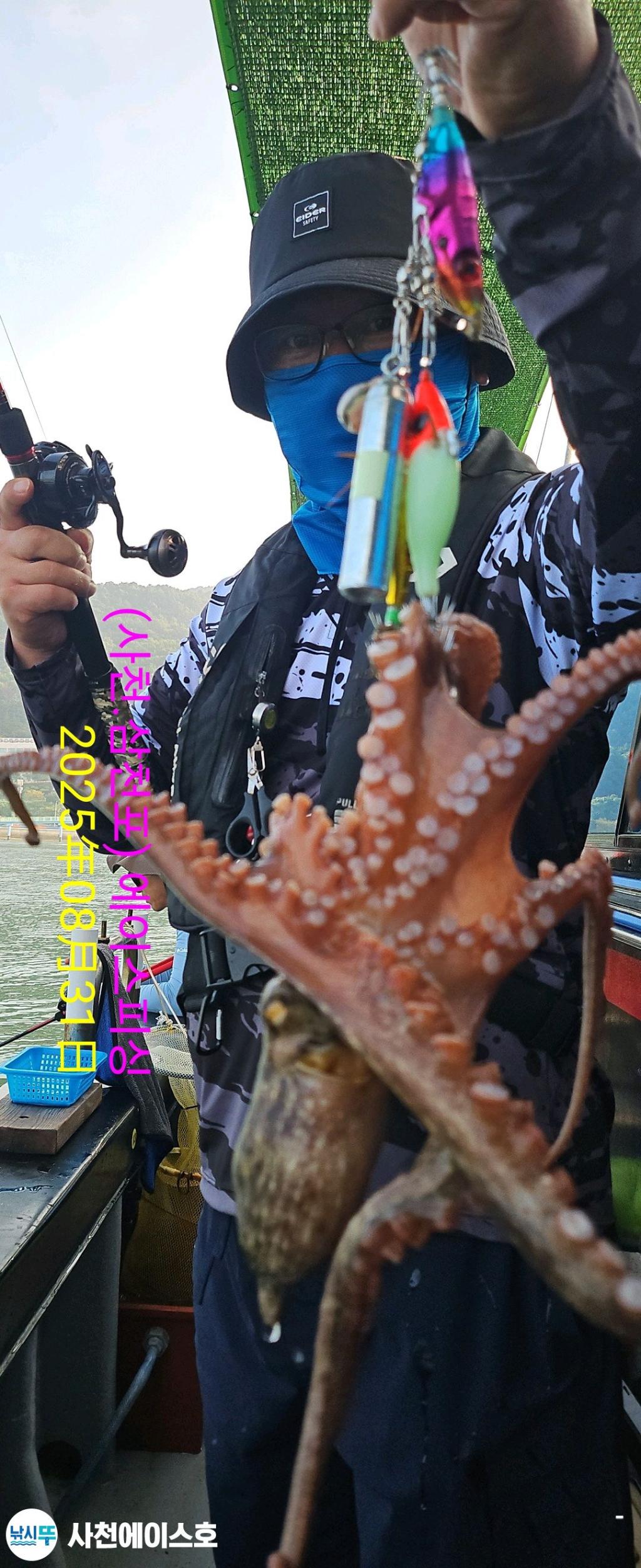 F2767466NE.jpg