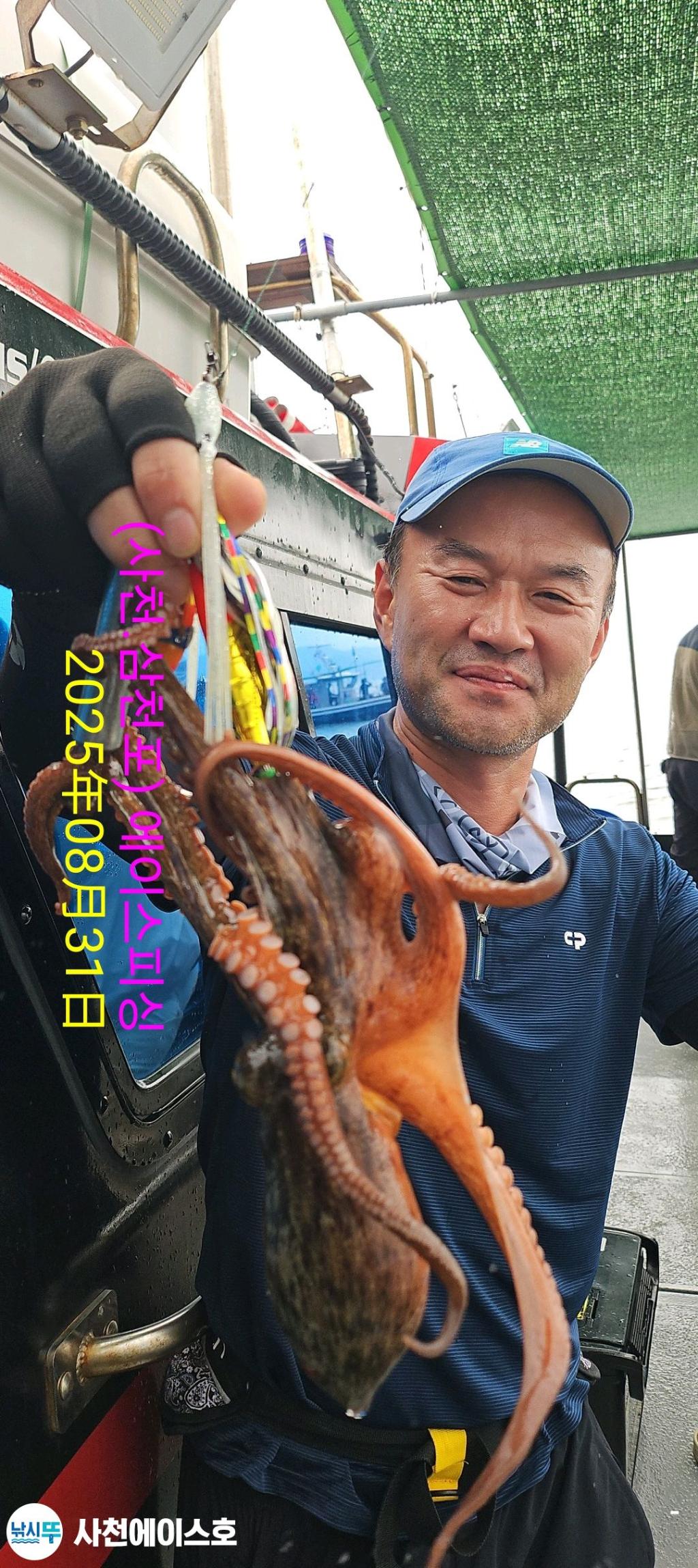 F27674693J.jpg