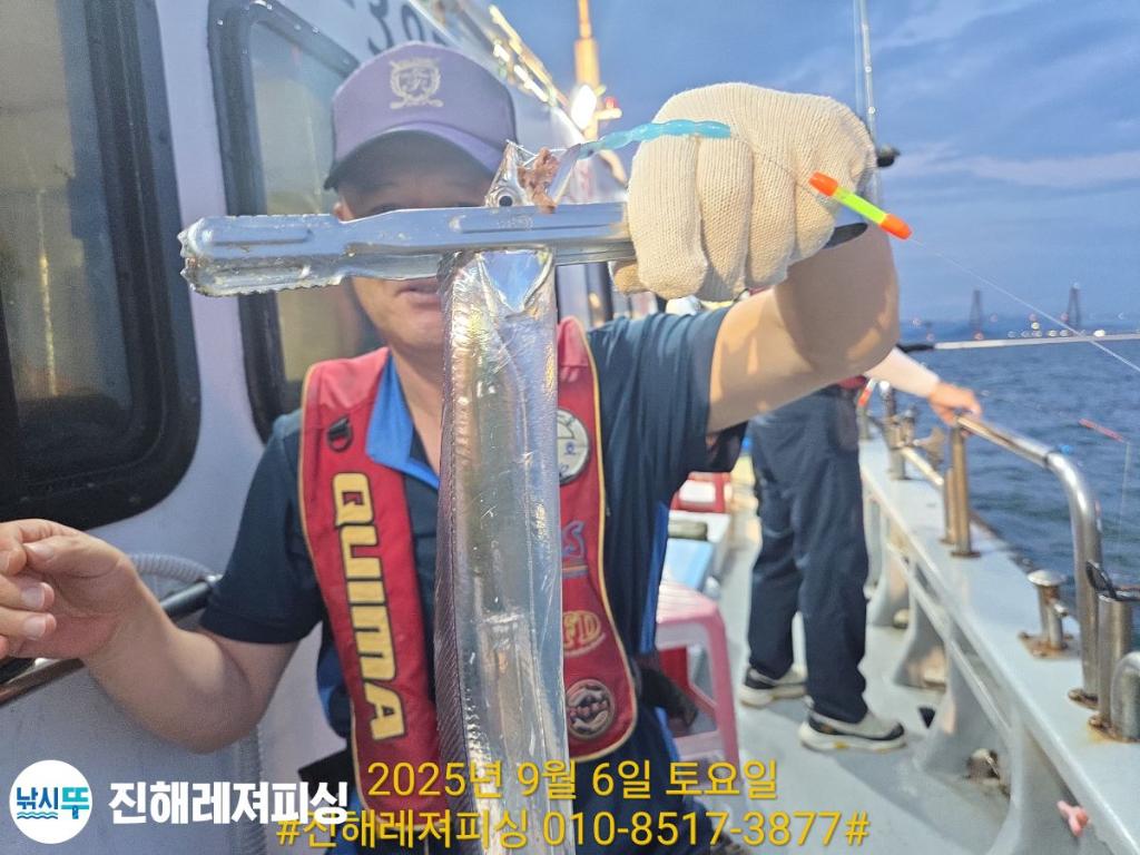 F2772435MH.jpg