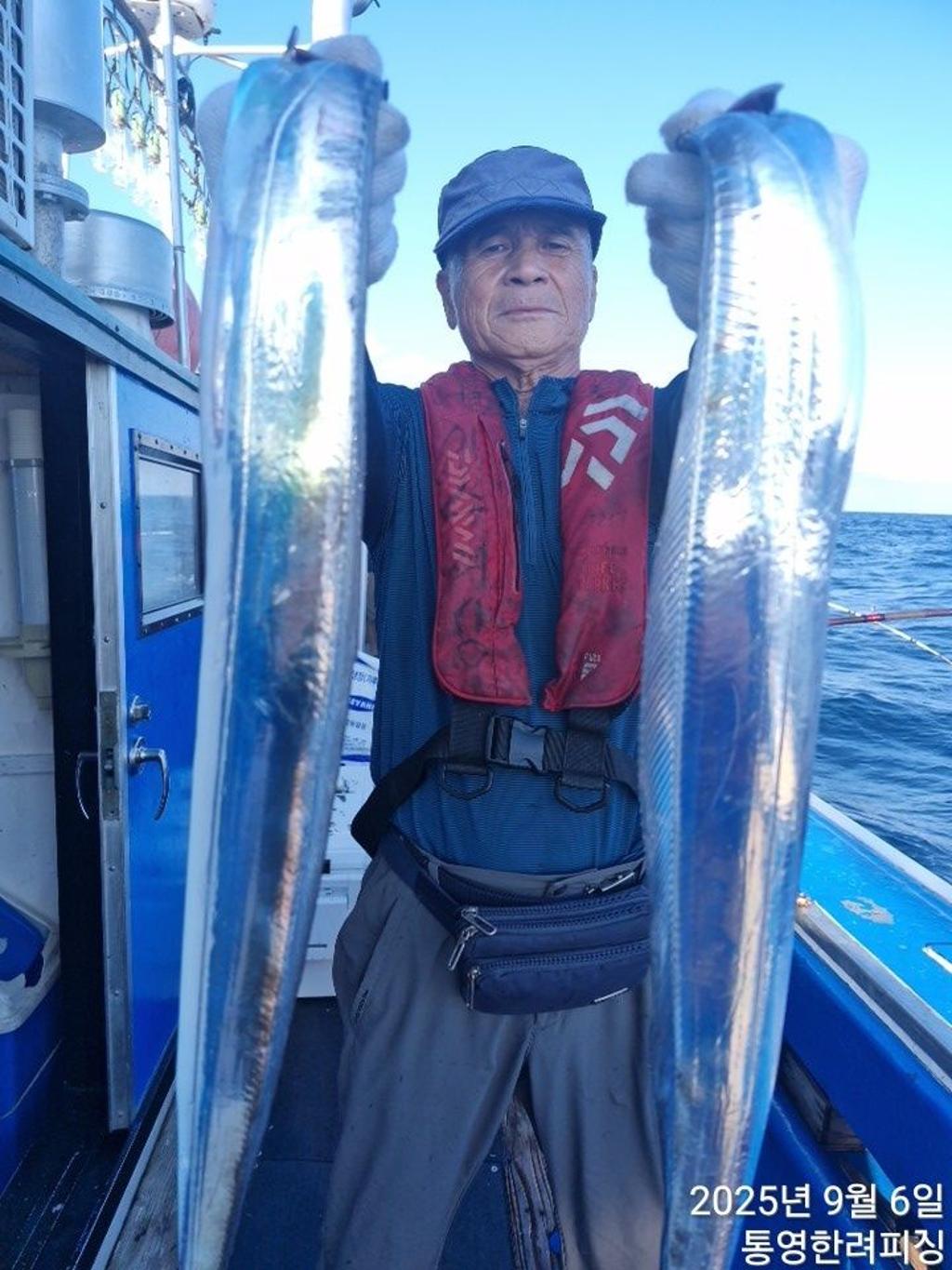F2772640R1.jpg