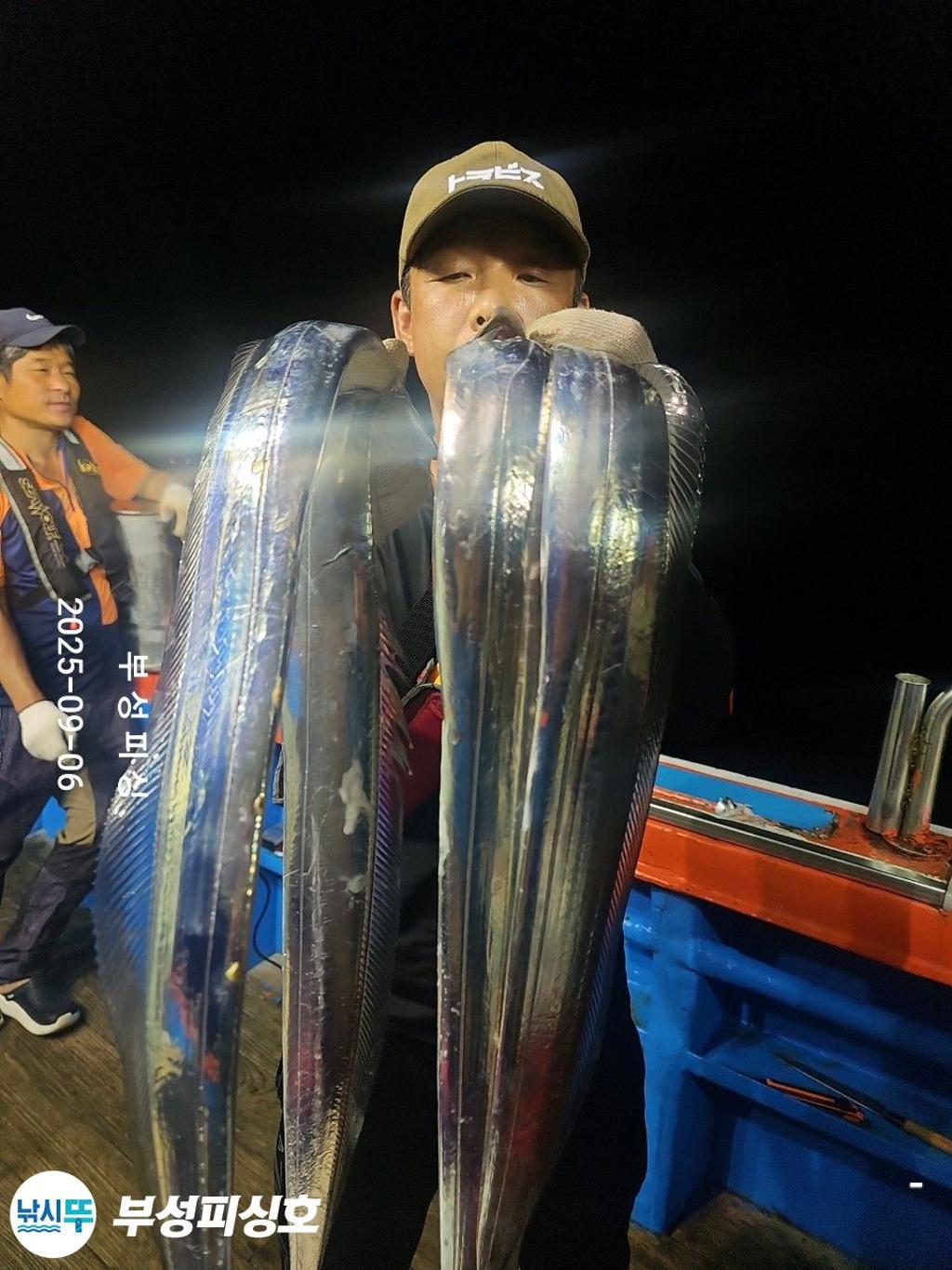 F2772687EJ.jpg