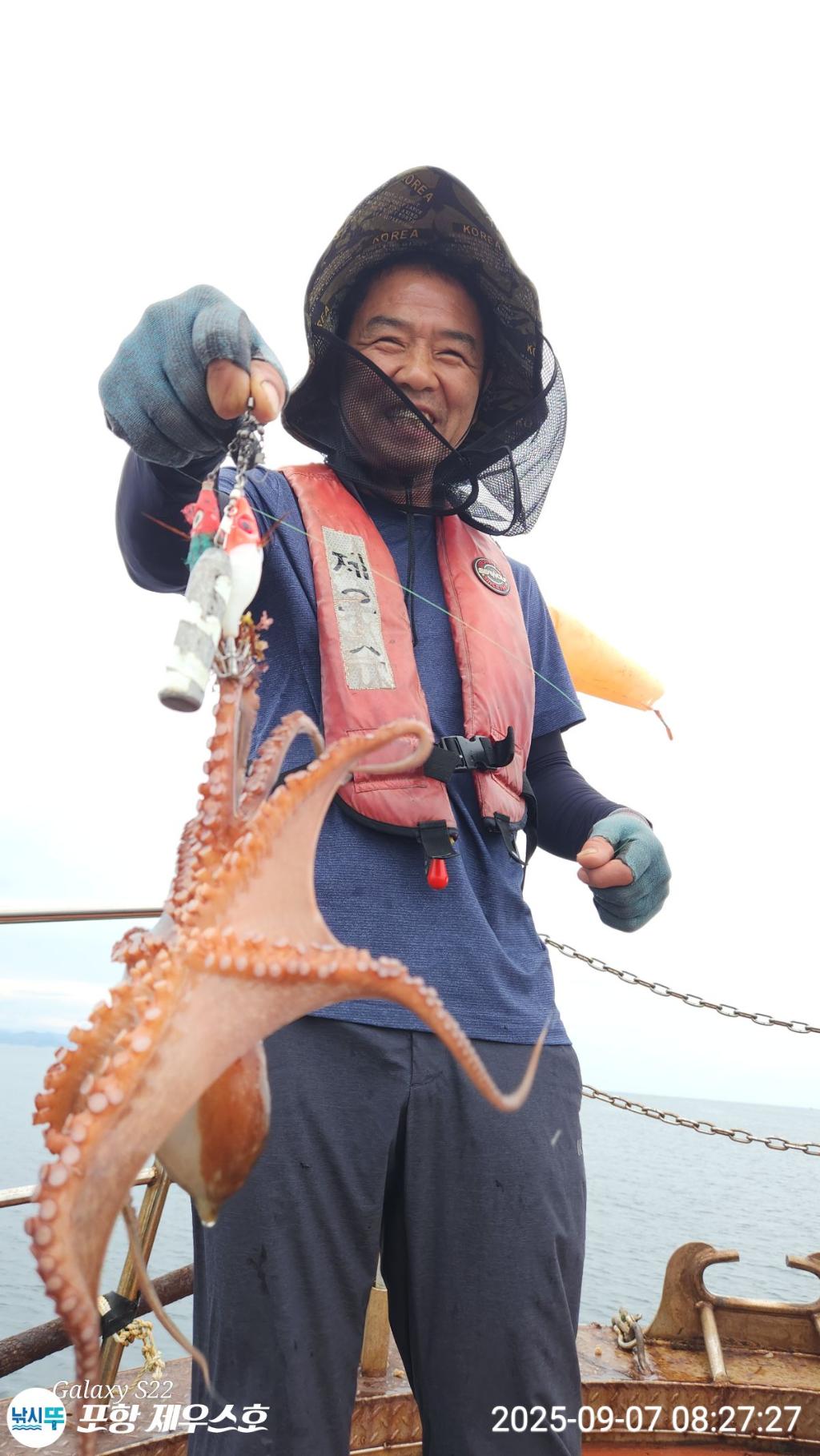F27746156B.jpg