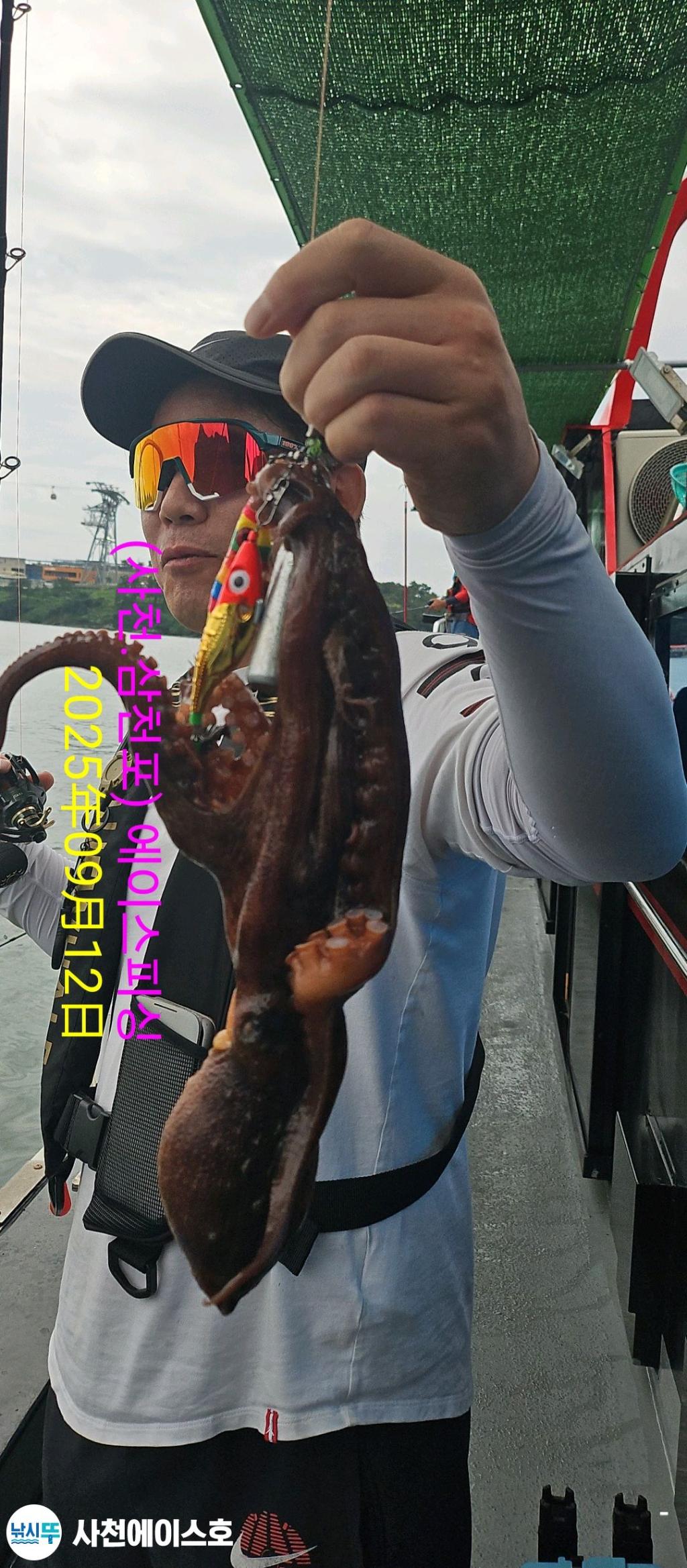 F27761338O.jpg
