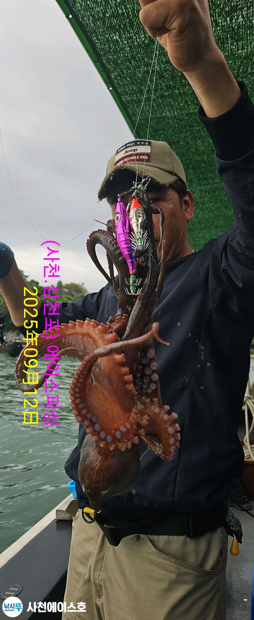 F2776137M4.jpg