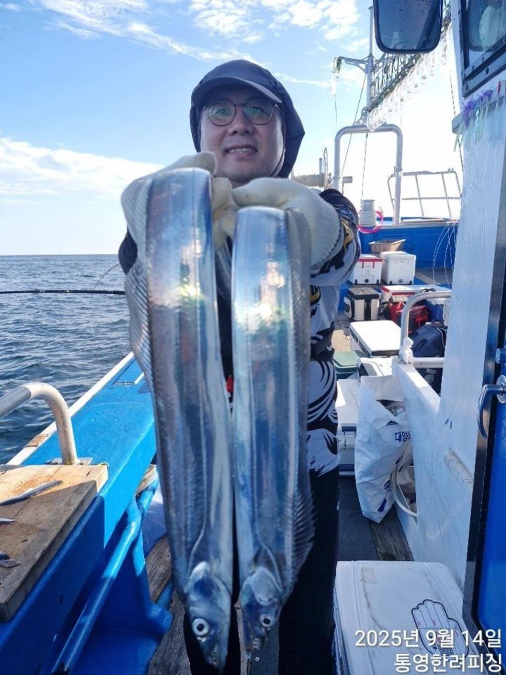 F2777096CV.jpg