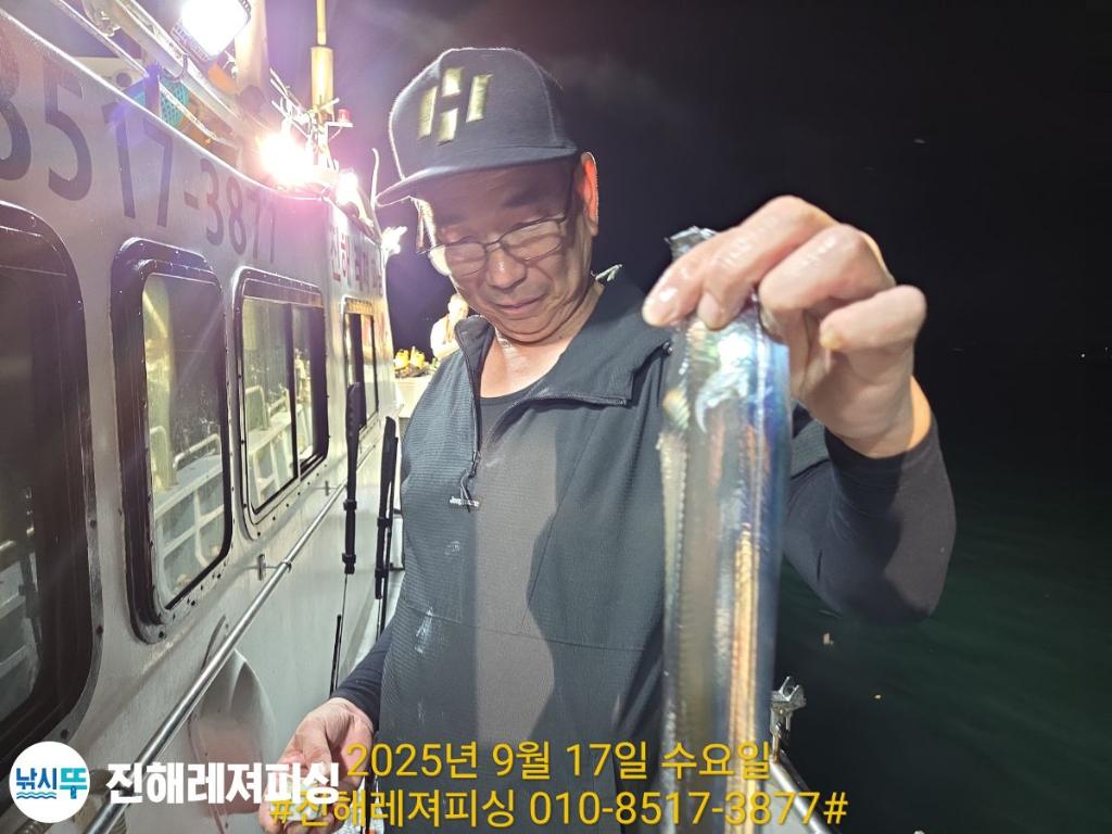 F2779567XC.jpg