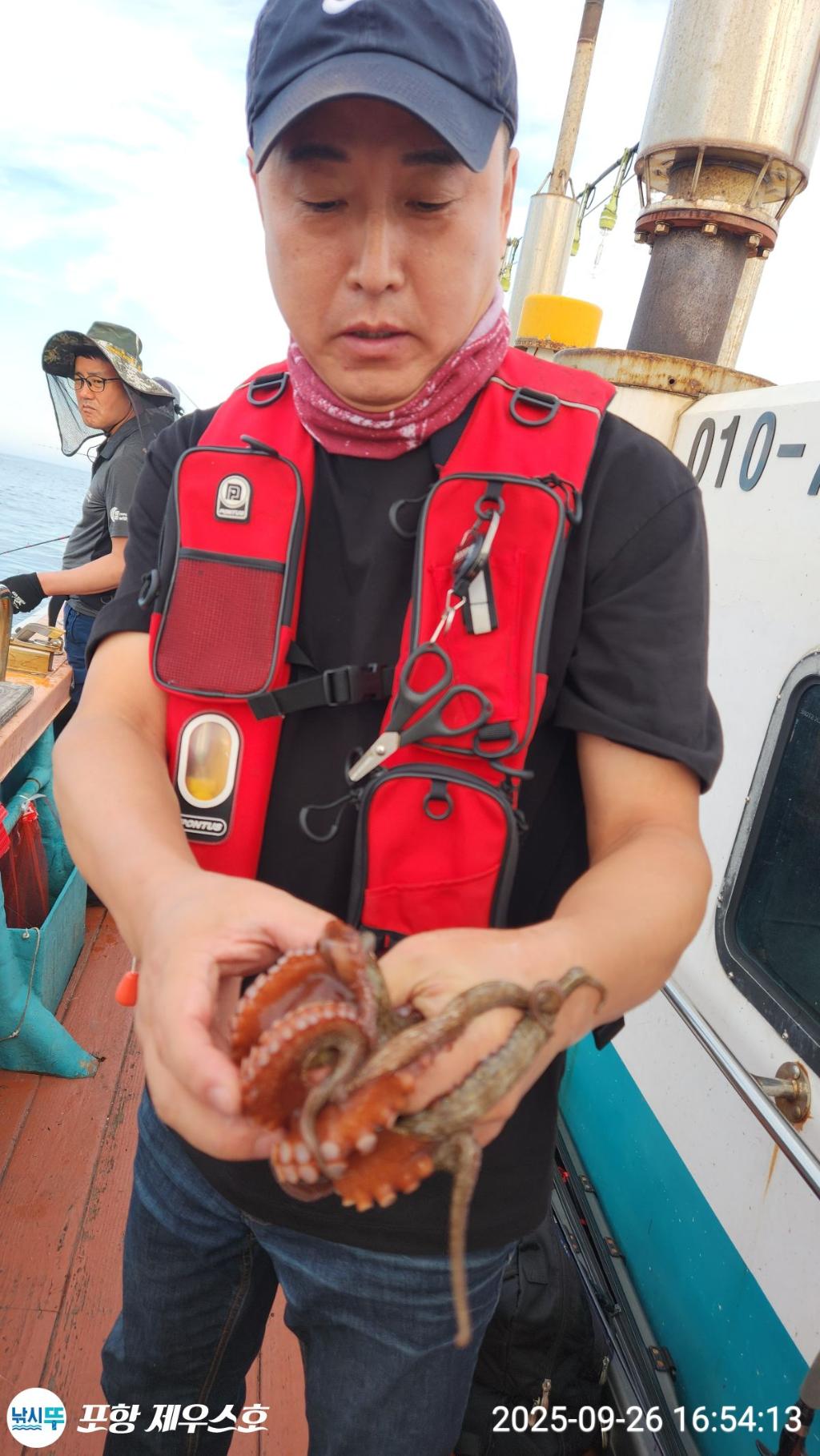 F2784333J4.jpg