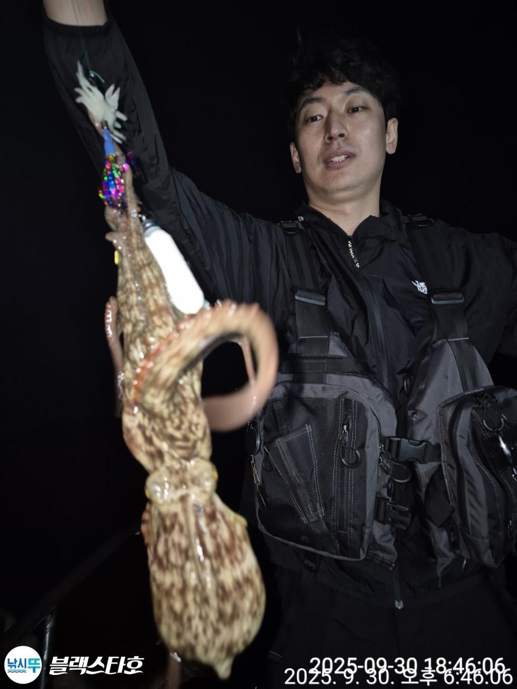 F2788164XW.jpg